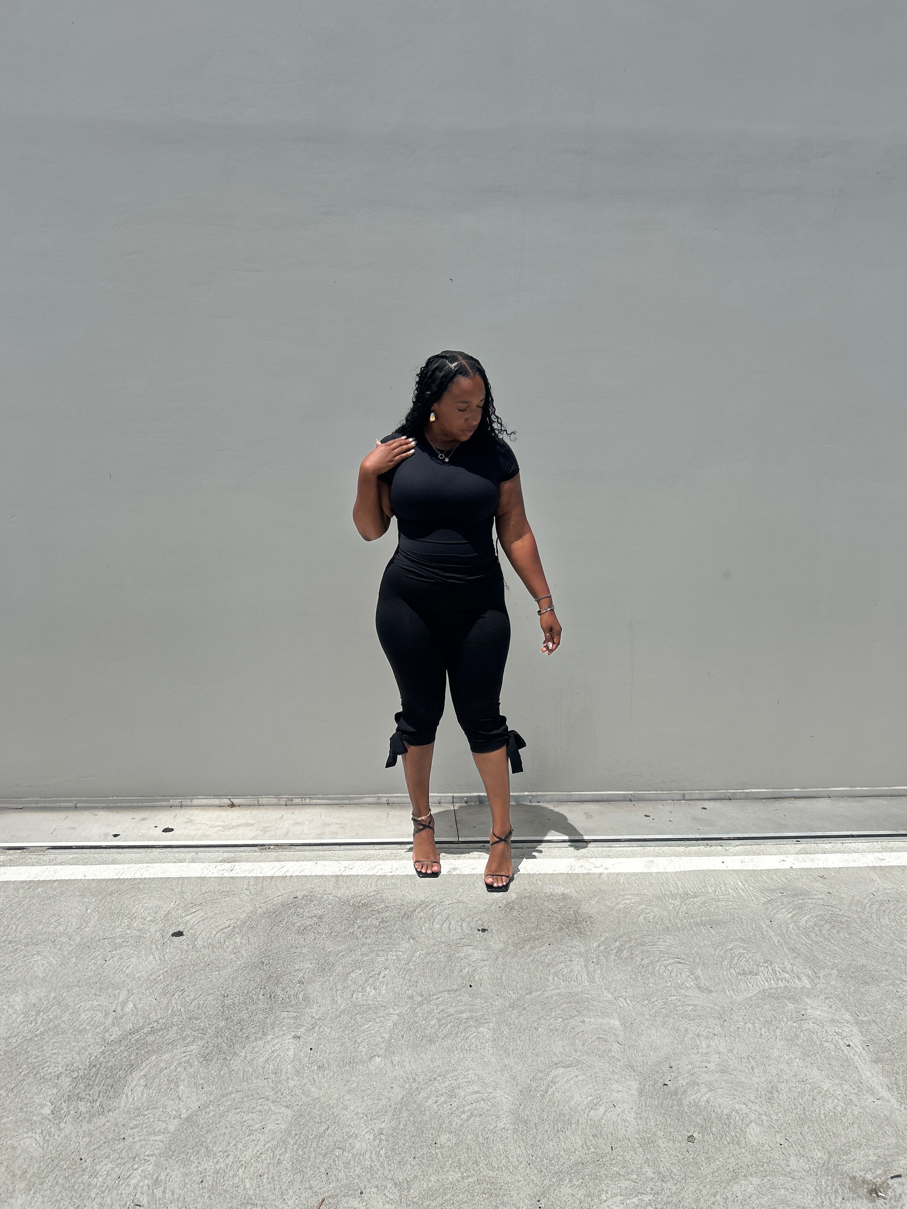 Tie It Up | Bow Tie Capri Legging
